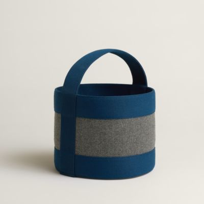 103906M 04_side_wm_4?size=3000